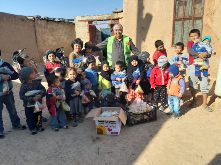 İmkander Suriyeli çocukların yüzünü güldürdü
