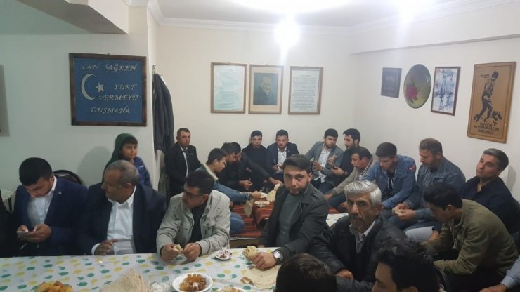 "İslam Tarihi Sohbetleri"ne Bilecik Erzurumlular Derneği ev sahipliği yaptı