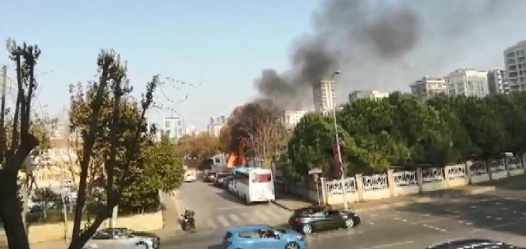 Kadıköy’de korkutan patlama anı kamerada