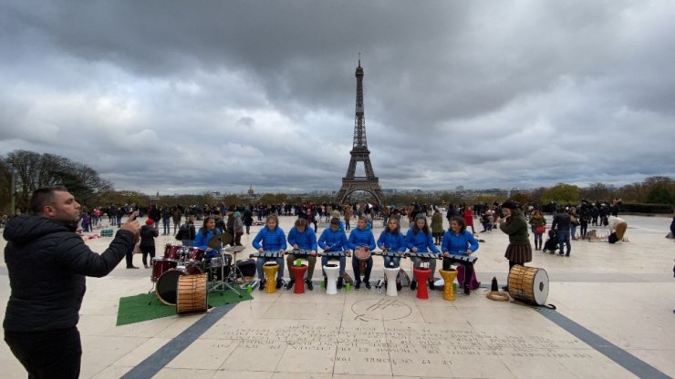 Eyfel’de Türk rüzgarı