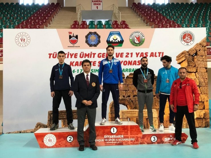 Türkiye Şampiyonası’nda Kağıtspor rüzgarı esti