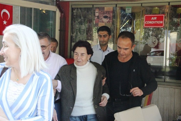 Fatma Girik: “Kendimi iyi hissedersem projelerde yer alırım”