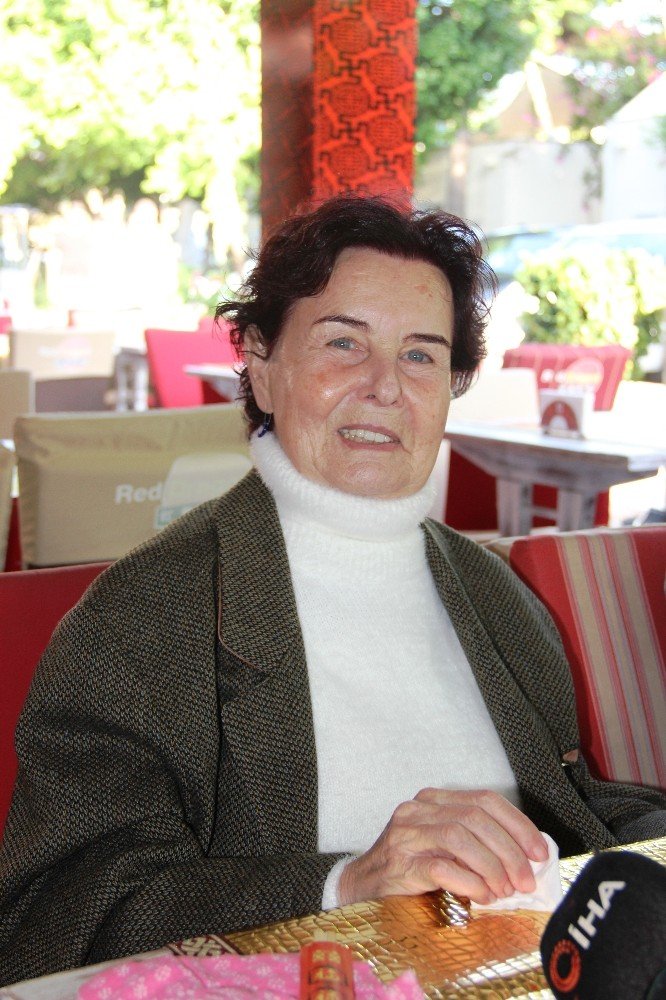 Fatma Girik: “Kendimi iyi hissedersem projelerde yer alırım”