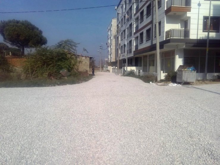 Yunusemre’den Atatürk Mahallesinde yol yapım çalışması