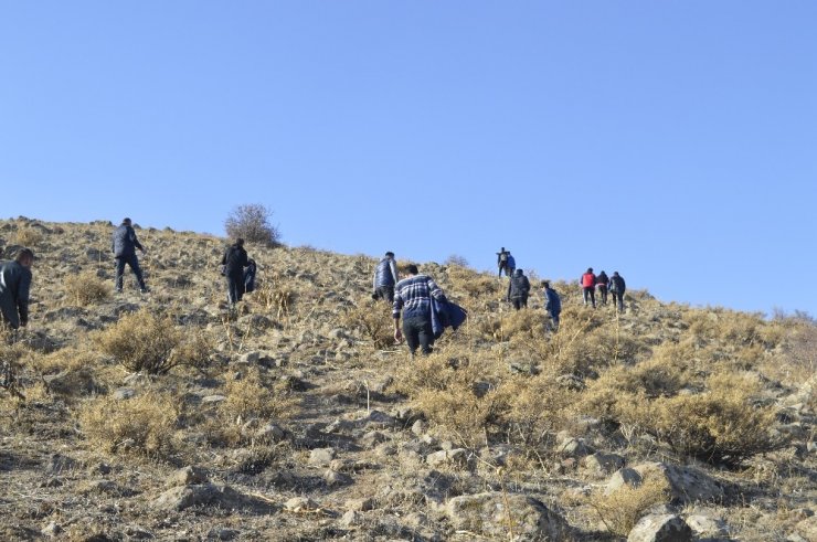 Ağrı’da öğretmenler Bubi Dağı’na tırmandı