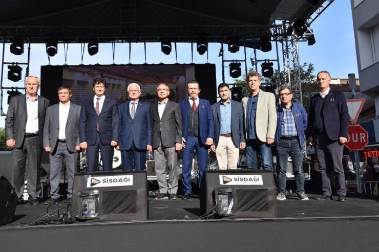 Gönen’de alışveriş festivali başladı