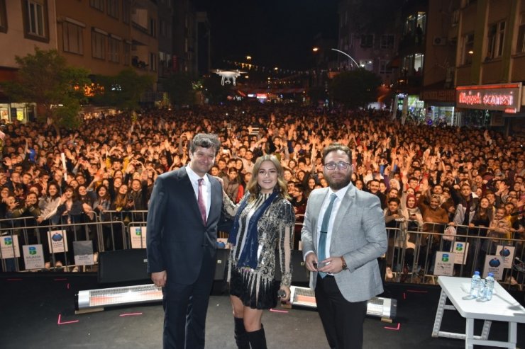 Gönen’de alışveriş festivali başladı