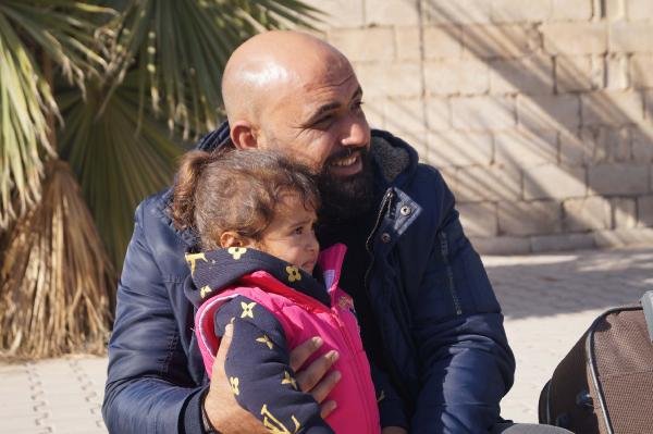 Suriyeliler, Türk askerini öperek evlerine döndü