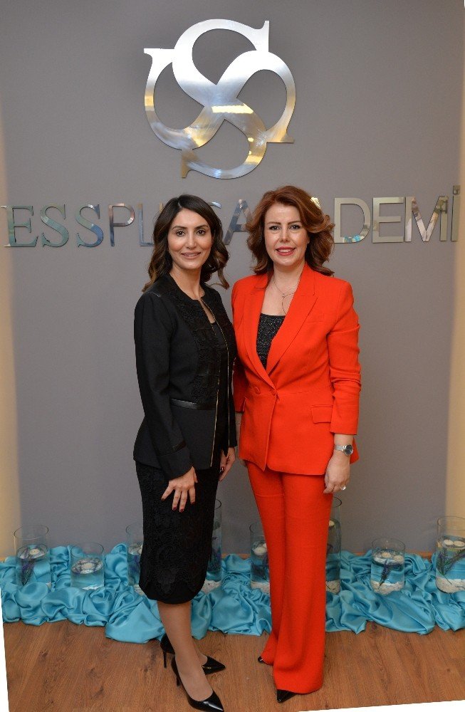 Bu akademinin eğitim verdiği kursiyerler mezun olamadan iş buldu