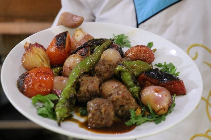 Kışın gribe karşı doğal ilaç: soğan kebabı