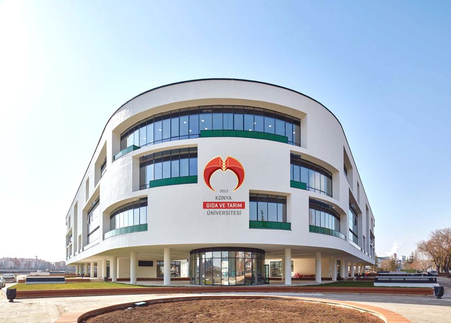 konya universiteleri zirve yapti