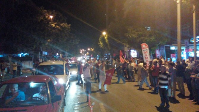 konyada-halk-tepki-icin-sokaga-dokuldu-3.jpeg