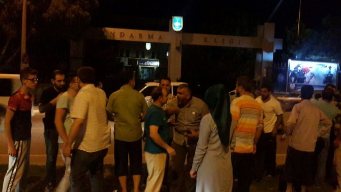 konyada-vatandas-askeri-protesto-ediliyor-1.jpeg konyada-vatandas-askeri-protesto-ediliyor-1.jpeg