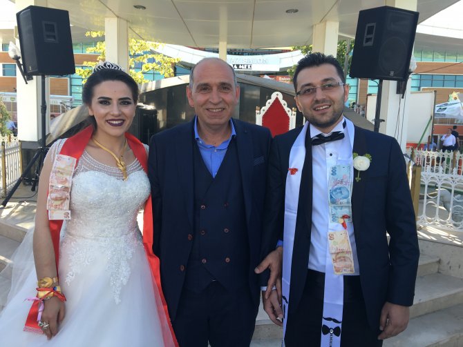 mehmet-ugur-oglu-cafer’i-evlendirdi-2.jpg mehmet-ugur-oglu-cafer’i-evlendirdi-2.jpg